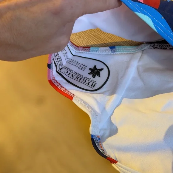 Cache Coeur Poppy Maternity One Piece Swimsuit Floral Size S NWT - Picture 4 of 9